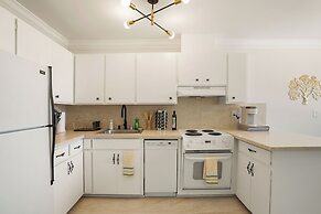 Delightful 2BR Mountain OceanSunset View