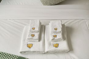 Delightful 2BR Mountain OceanSunset View