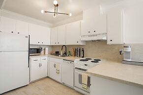 Delightful 2BR Mountain OceanSunset View