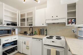 Delightful 2BR Mountain OceanSunset View