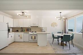 Delightful 2BR Mountain OceanSunset View