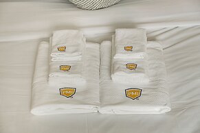 Delightful 2BR Mountain OceanSunset View