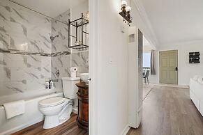 Delightful 2BR Mountain OceanSunset View