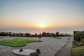 Delightful 2BR Mountain OceanSunset View