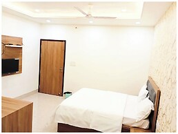 Hotel Silver Oaks Inn Mathura