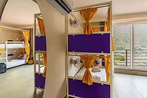 goSTOPS PLUS Rishikesh Tapovan