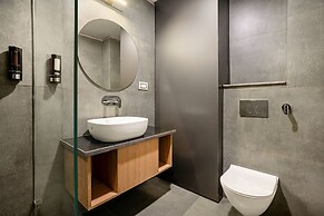 goSTOPS PLUS Rishikesh Tapovan