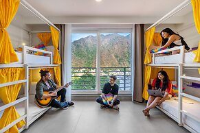 goSTOPS PLUS Rishikesh Tapovan