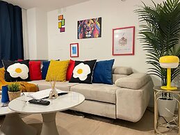One Lux Stay Near Antwerp Central - Studio Apartment