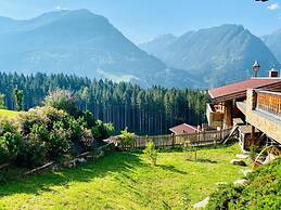 Chalet With Sauna and Natural Pool
