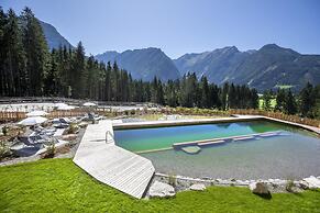 Chalet With Sauna and Natural Pool