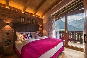 Chalet With Sauna and Natural Pool
