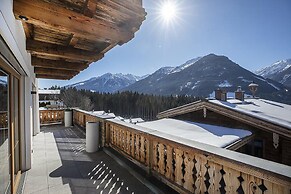 Chalet With Sauna and Natural Pool