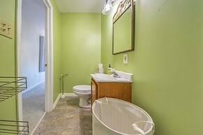 Stroll Into Town: Cozy Apartment in Kilmarnock