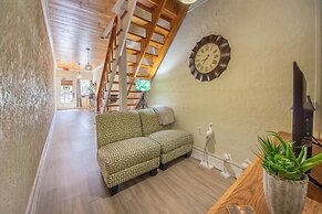 Stroll Into Town: Cozy Apartment in Kilmarnock