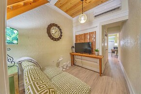 Stroll Into Town: Cozy Apartment in Kilmarnock