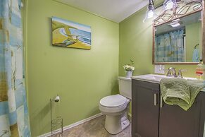 Stroll Into Town: Cozy Apartment in Kilmarnock