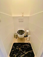 One Lux Stay Near Antwerp Central - 3 Bedroom 1.5 Bathroom