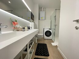 One Lux Stay Near Antwerp Central - 3 Bedroom 1.5 Bathroom