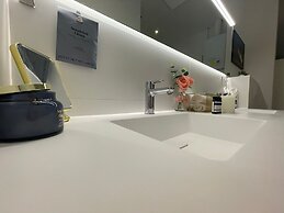 One Lux Stay Near Antwerp Central - 3 Bedroom 1.5 Bathroom