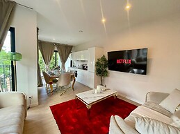 One Lux Stay Near Antwerp Central - 3 Bedroom 1.5 Bathroom