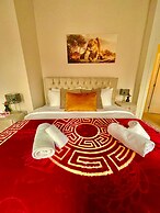 One Lux Stay Near Antwerp Central - 3 Bedroom 1.5 Bathroom