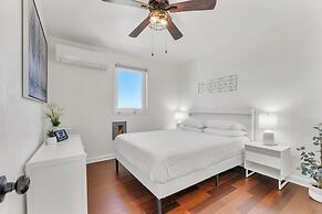 NEW Mountain View Retreat With Hot Tub and Mini Golf