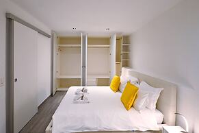 Sunny Suite With Lake View