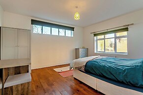 Old School House-2 Bedroom-sleeps 4-large Garden