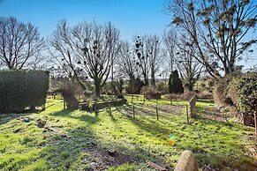 Old School House-2 Bedroom-sleeps 4-large Garden