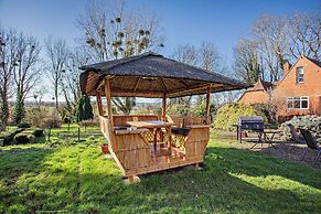 Old School House-2 Bedroom-sleeps 4-large Garden