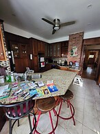 BBQ & Pets Welcome 6BR for 14 3 Bathrooms