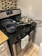 Garden-level 2BR Pet-friendly Near Downtown