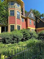 Garden-level 2BR Pet-friendly Near Downtown