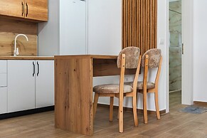 Coastal Chic 2 BDR Apartment