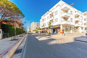 Coastal Chic 2 BDR Apartment