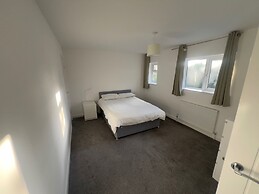 3 Bedroom House Oakwood Retreat in Dunstable