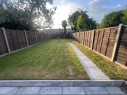 3 Bedroom House Oakwood Retreat in Dunstable