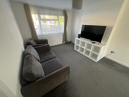 3 Bedroom House Oakwood Retreat in Dunstable