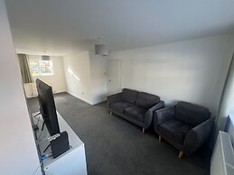 3 Bedroom House Oakwood Retreat in Dunstable