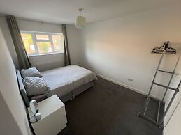 3 Bedroom House Oakwood Retreat in Dunstable