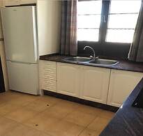 Luxury Villa - Sleeps 4, Hottub Jacuzzi & Parking