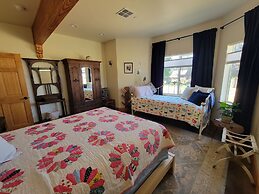 8 Mile Farm B&B