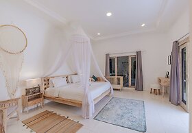 Cezanne Villa by Betterplace