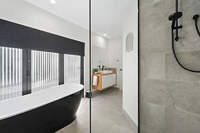 Beautiful Balook - 3 Bedroom Beach House