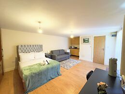 Heathrow Lodge B&B