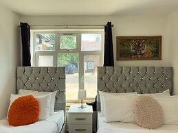 Heathrow Lodge B&B