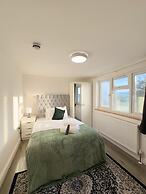 Heathrow Lodge B&B