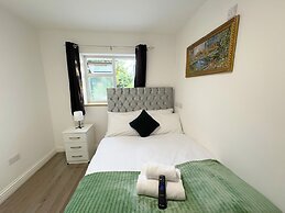 Heathrow Lodge B&B
