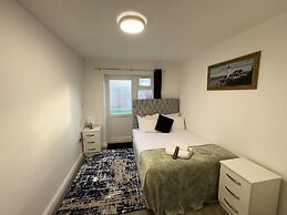 Heathrow Lodge B&B